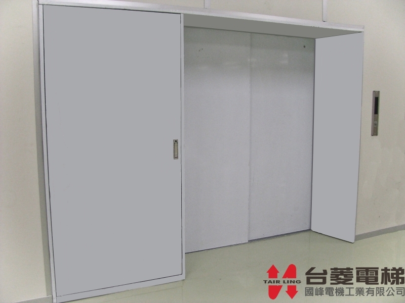 Clean room elevator